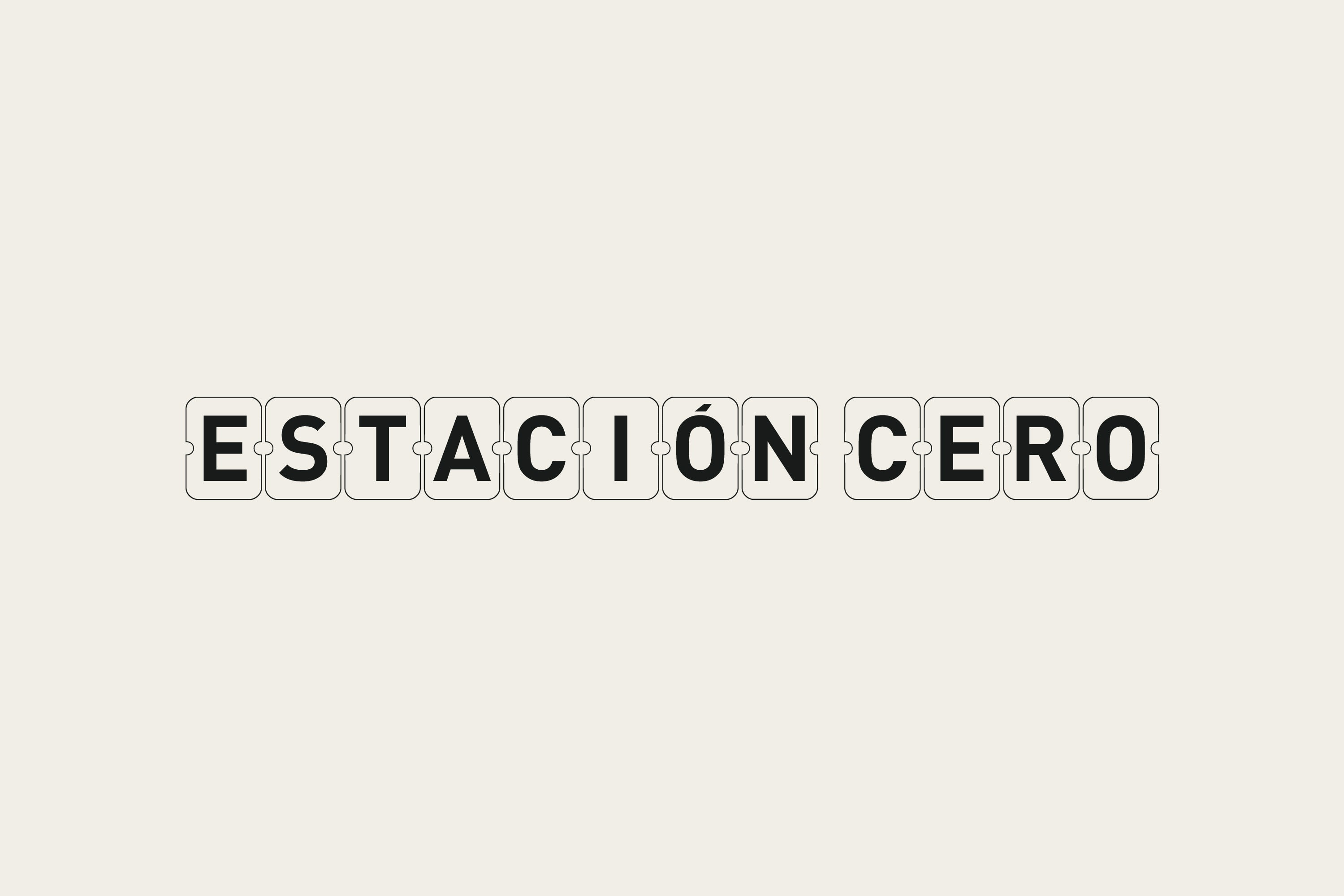 Logotipo de Estación Cero sobre crema