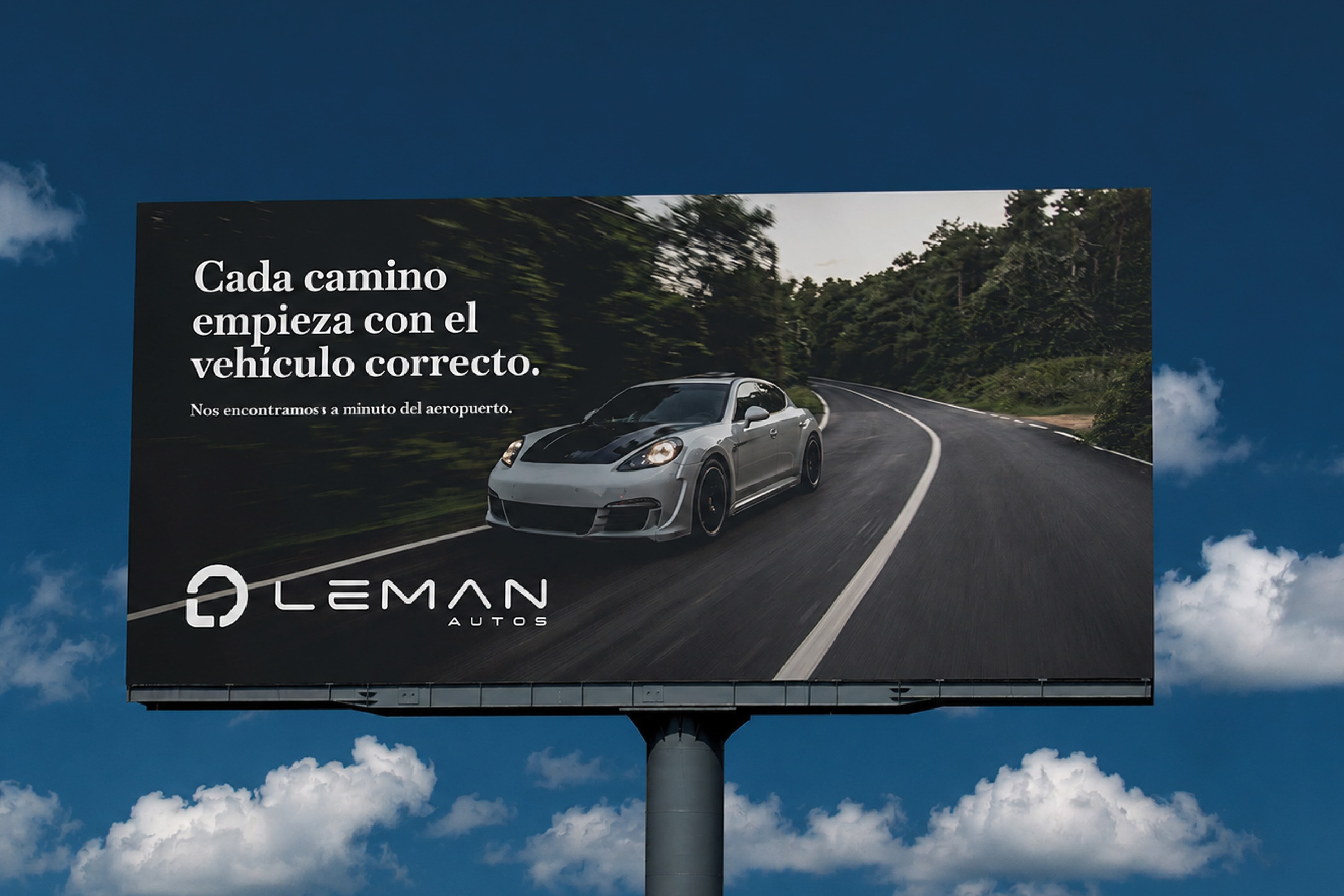 Valla publicitaria: cada camino empieza con el vehículo correcto