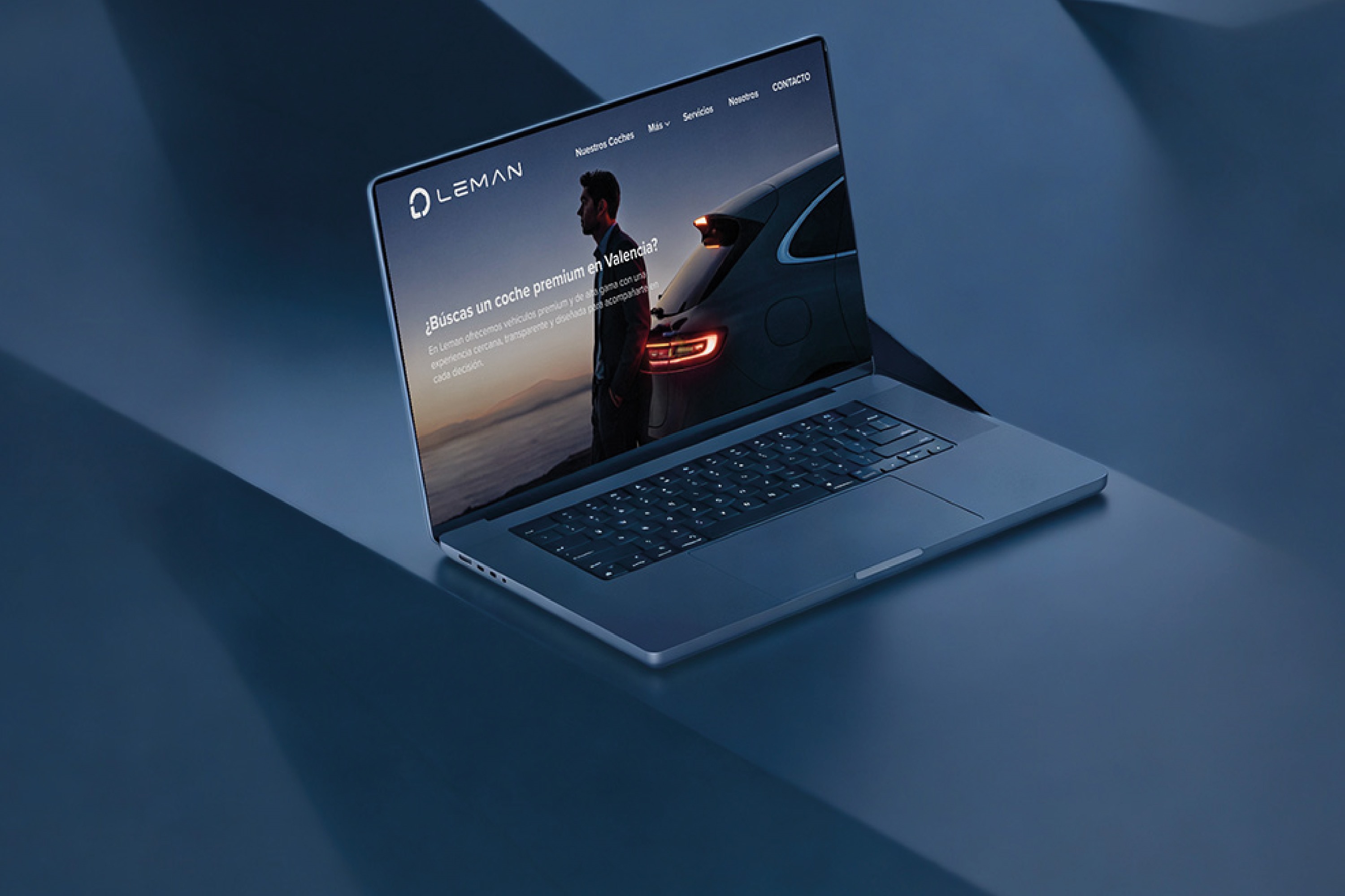 El sitio web de Leman Autos en el laptop